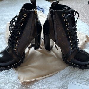 Star Trail Ankle Boot

Louis Vuitton! Never worn! Comes with everything!
